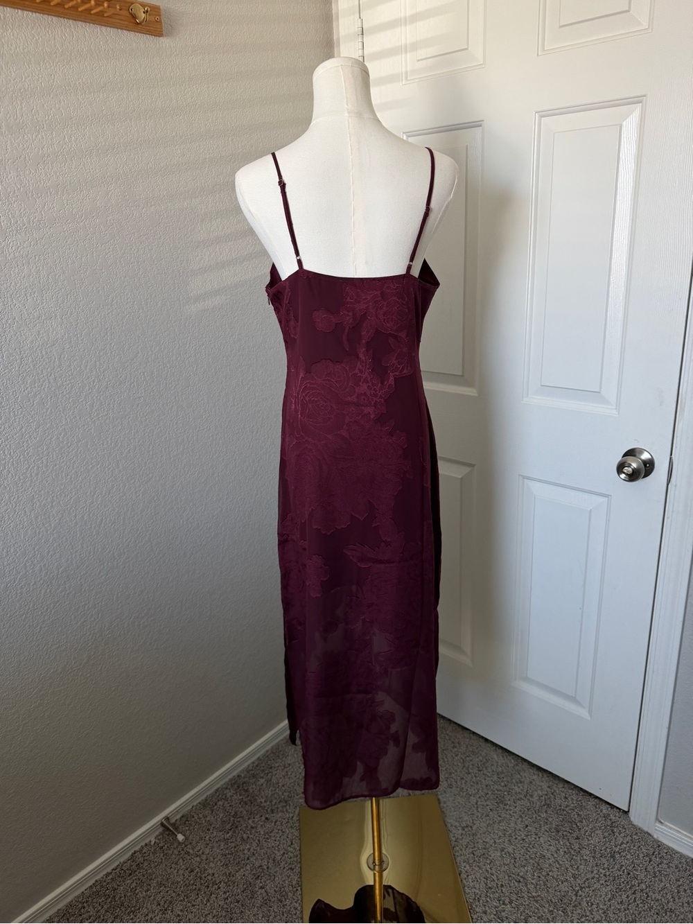 Leith Burgundy Slip Midi Dress with Spaghetti Straps - Picture 5 of 5